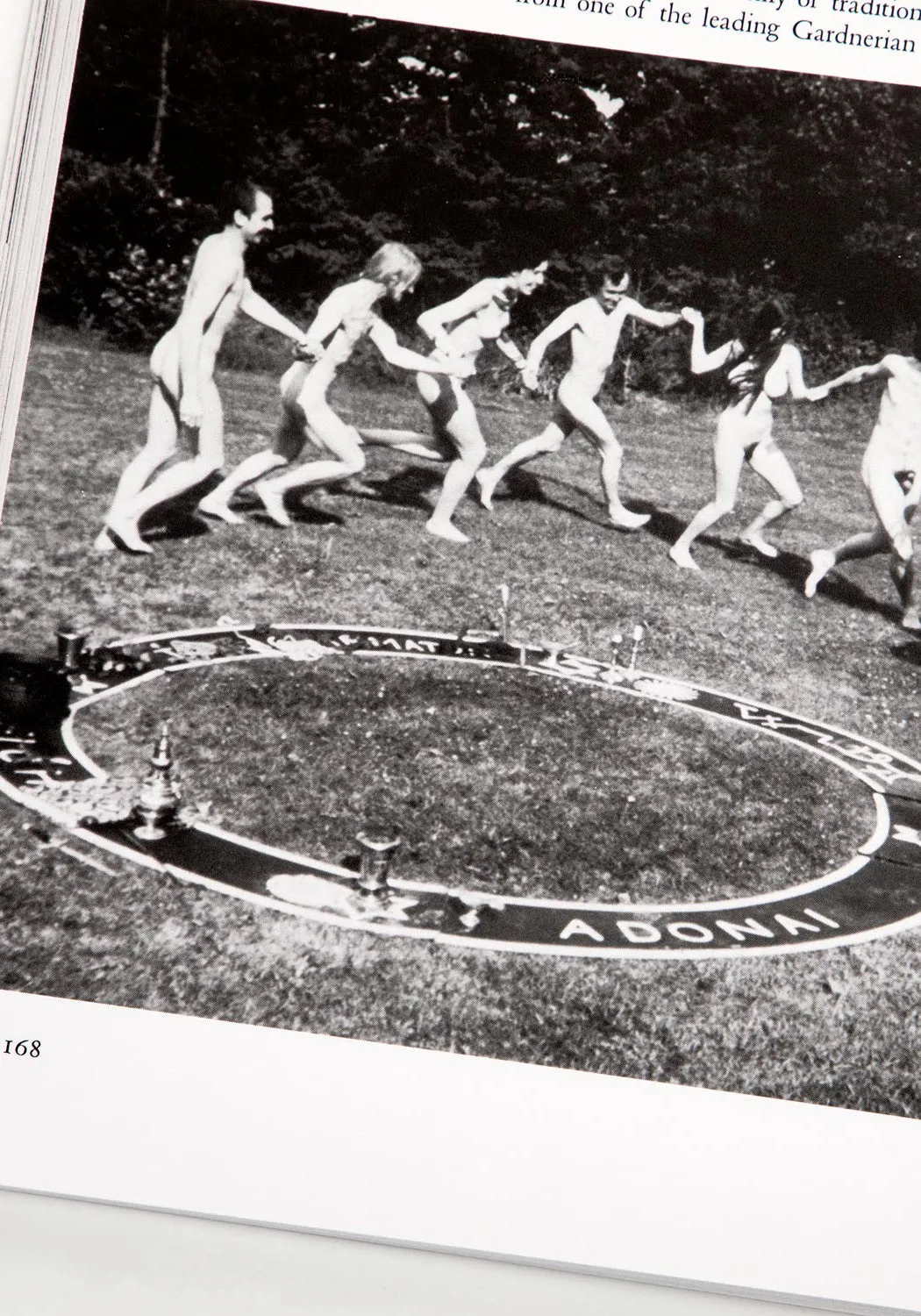 A New History of Witchcraft : Sorcerers. Heretics & Pagans