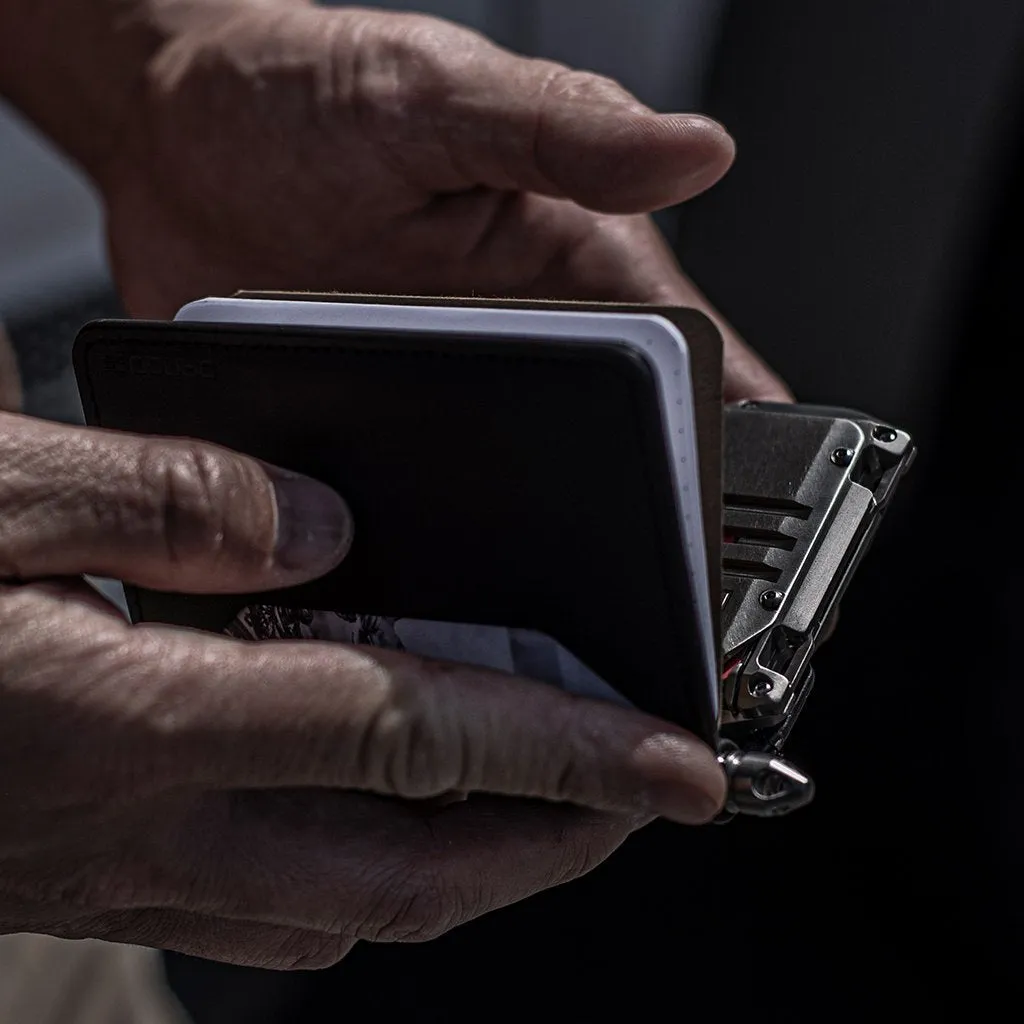 A10 Adapt Titanium Bifold Pen Wallet