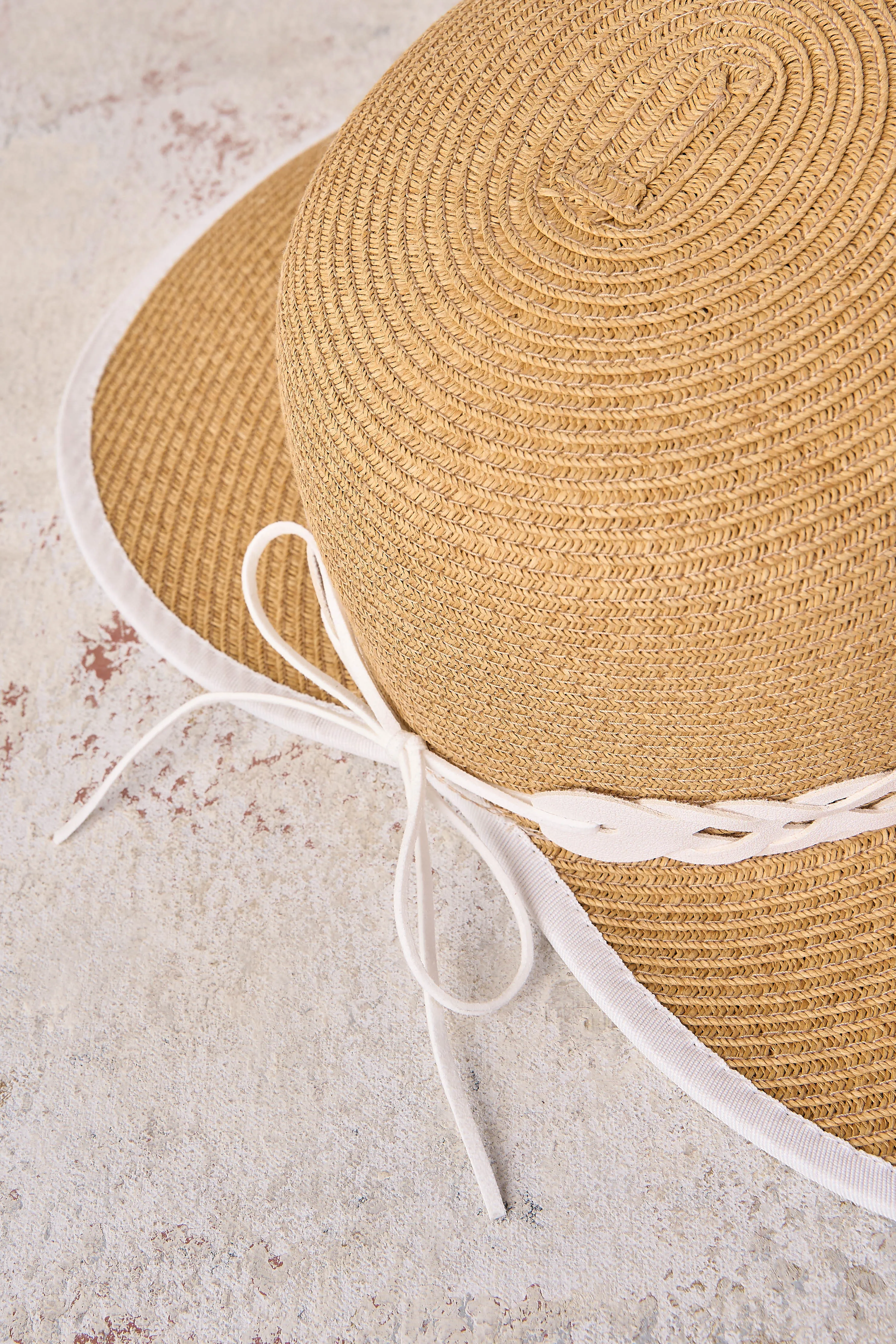 Bonnie Summer Cloche - White