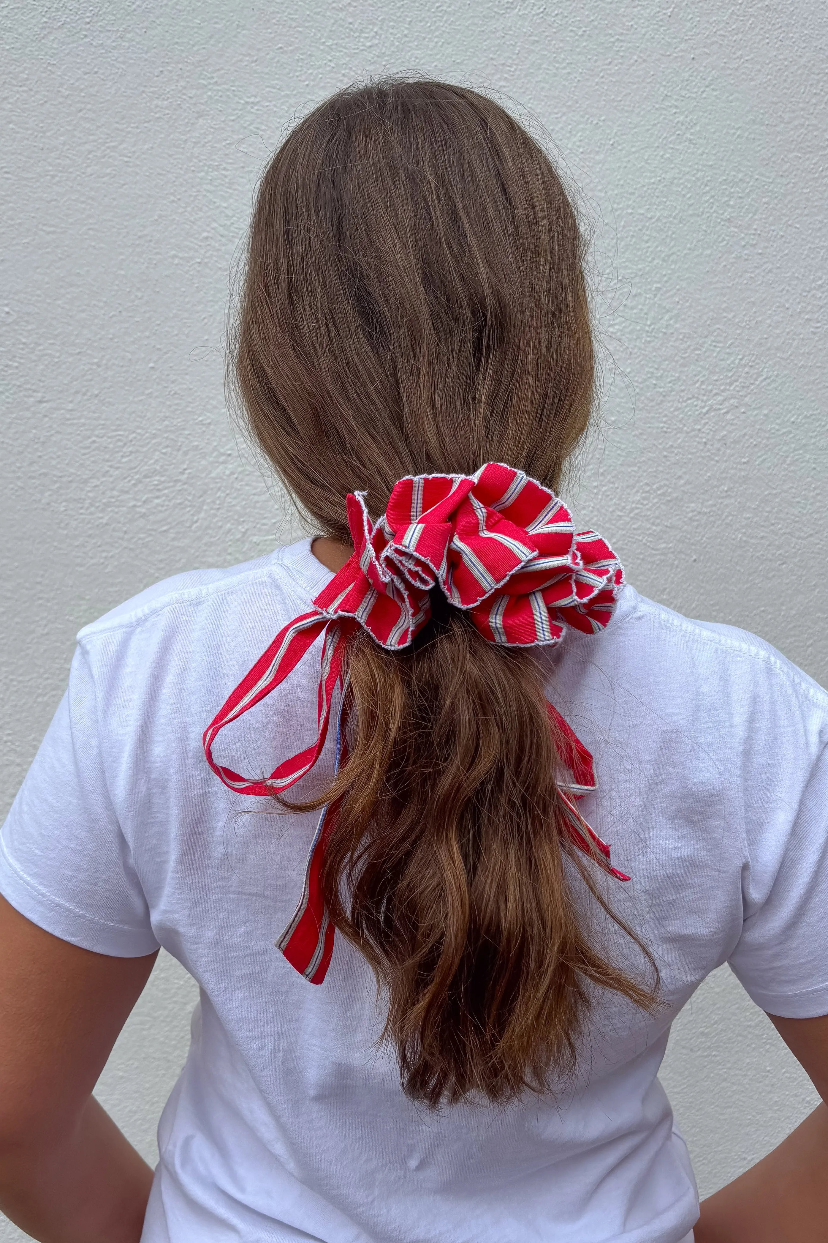 Damson Madder Crabby Bow White Shrunken Tee