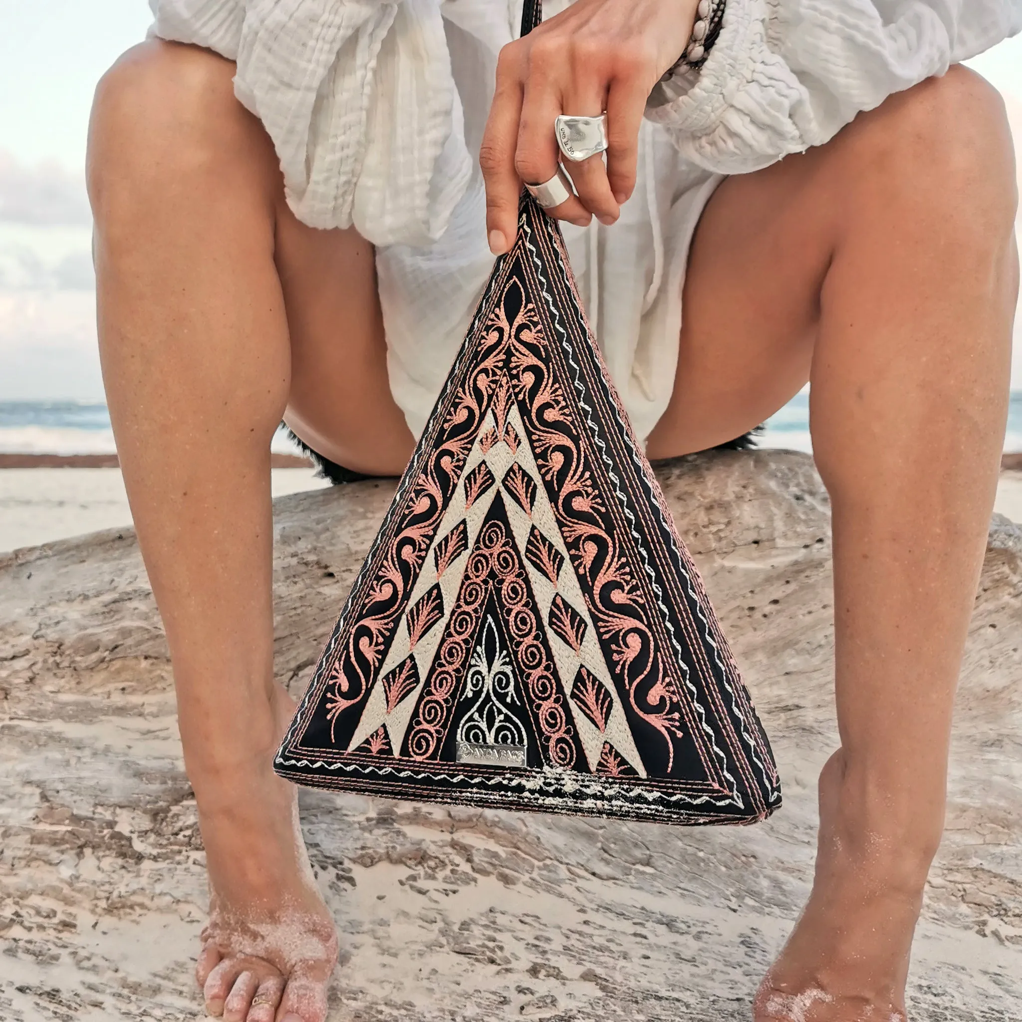 Gusi Pyramid Clutch