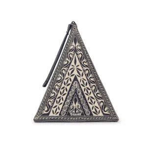 Hitam Pyramid Clutch