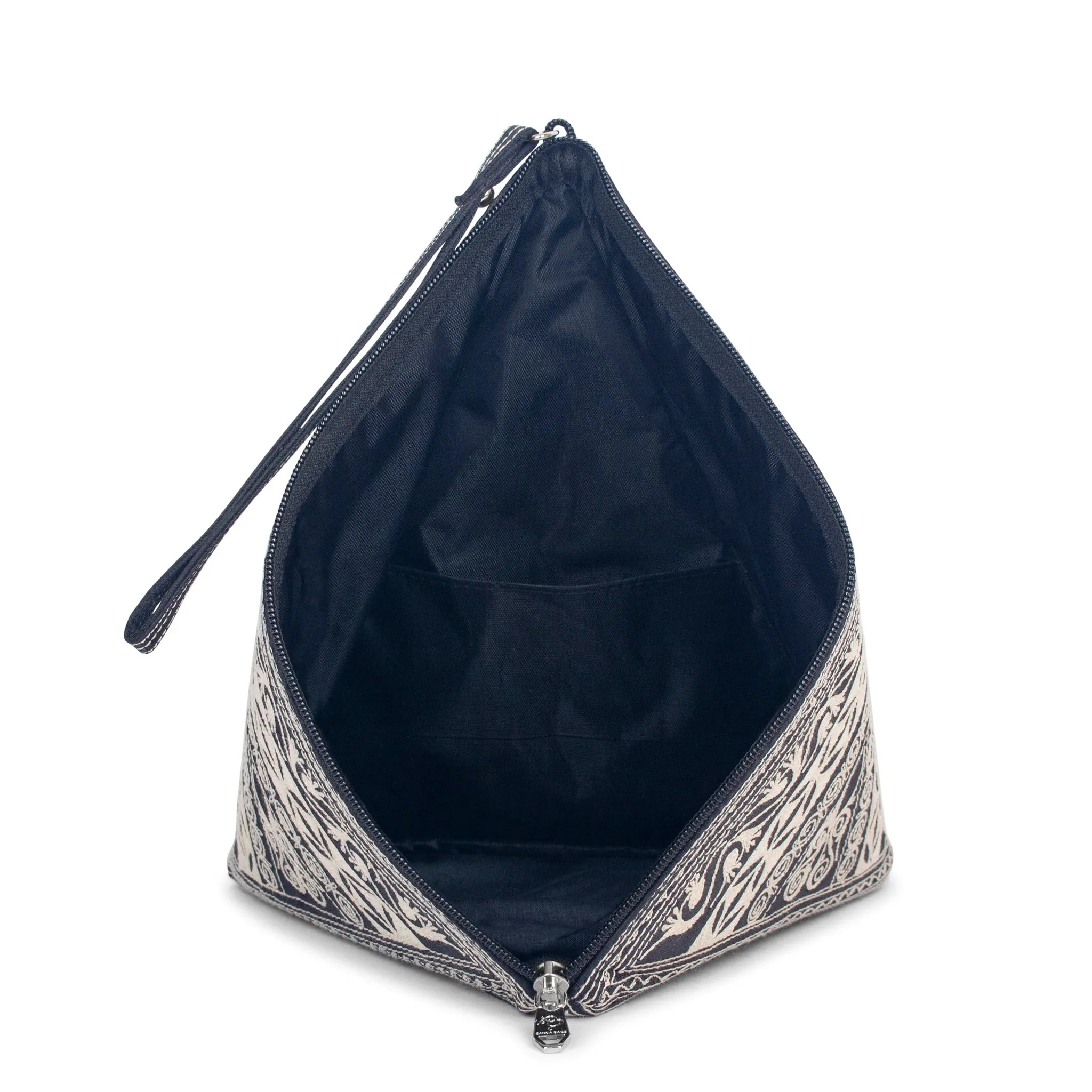 Hitam Pyramid Clutch