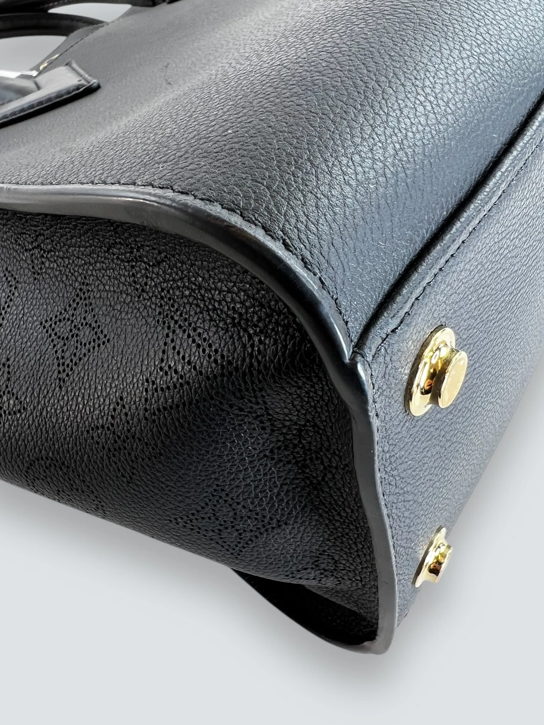 Louis Vuitton Black Leather On My Side GM Tote