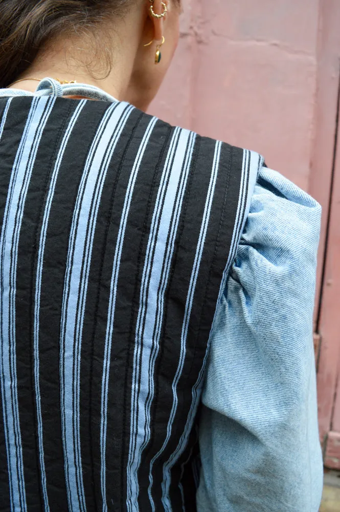 Nué Notes Liverpool Dark Blue Stripe Vest