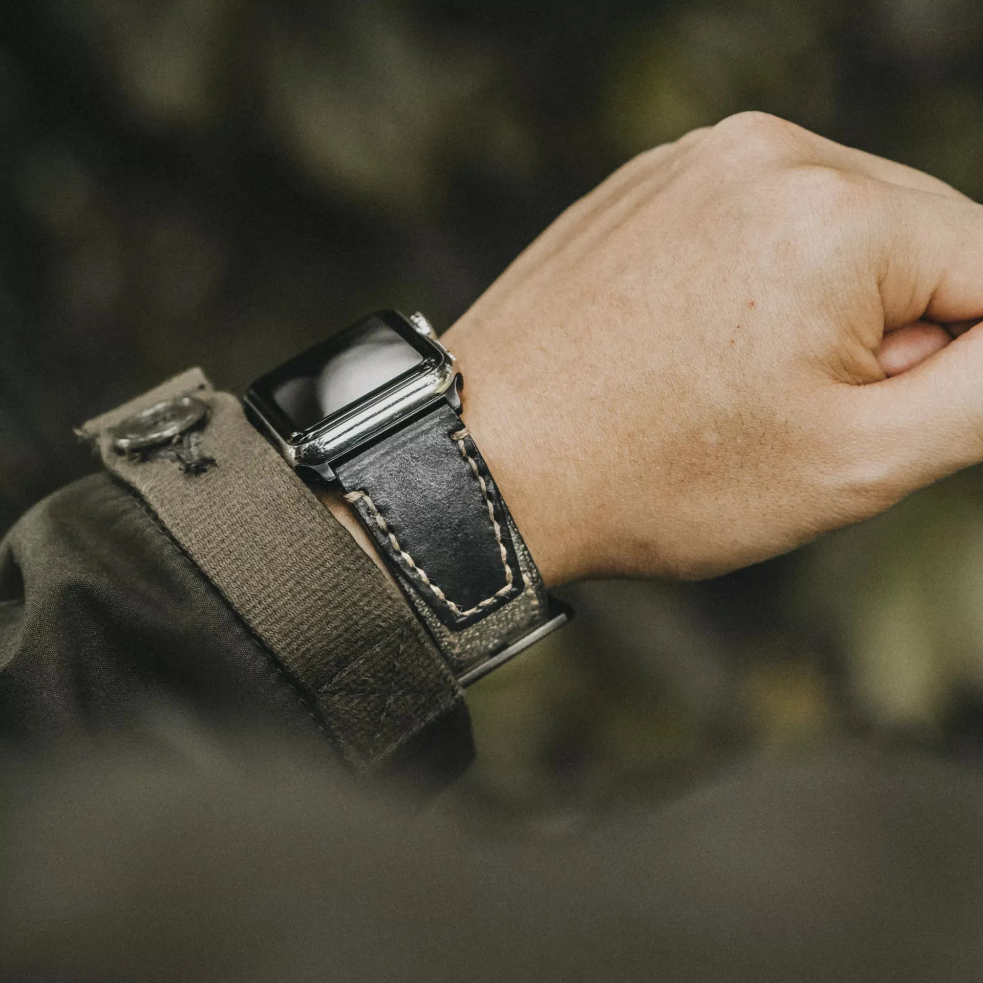 Salt & Pepper Swiss Army Rucksack Handmade Strap. Black Leather (for Apple Watch)