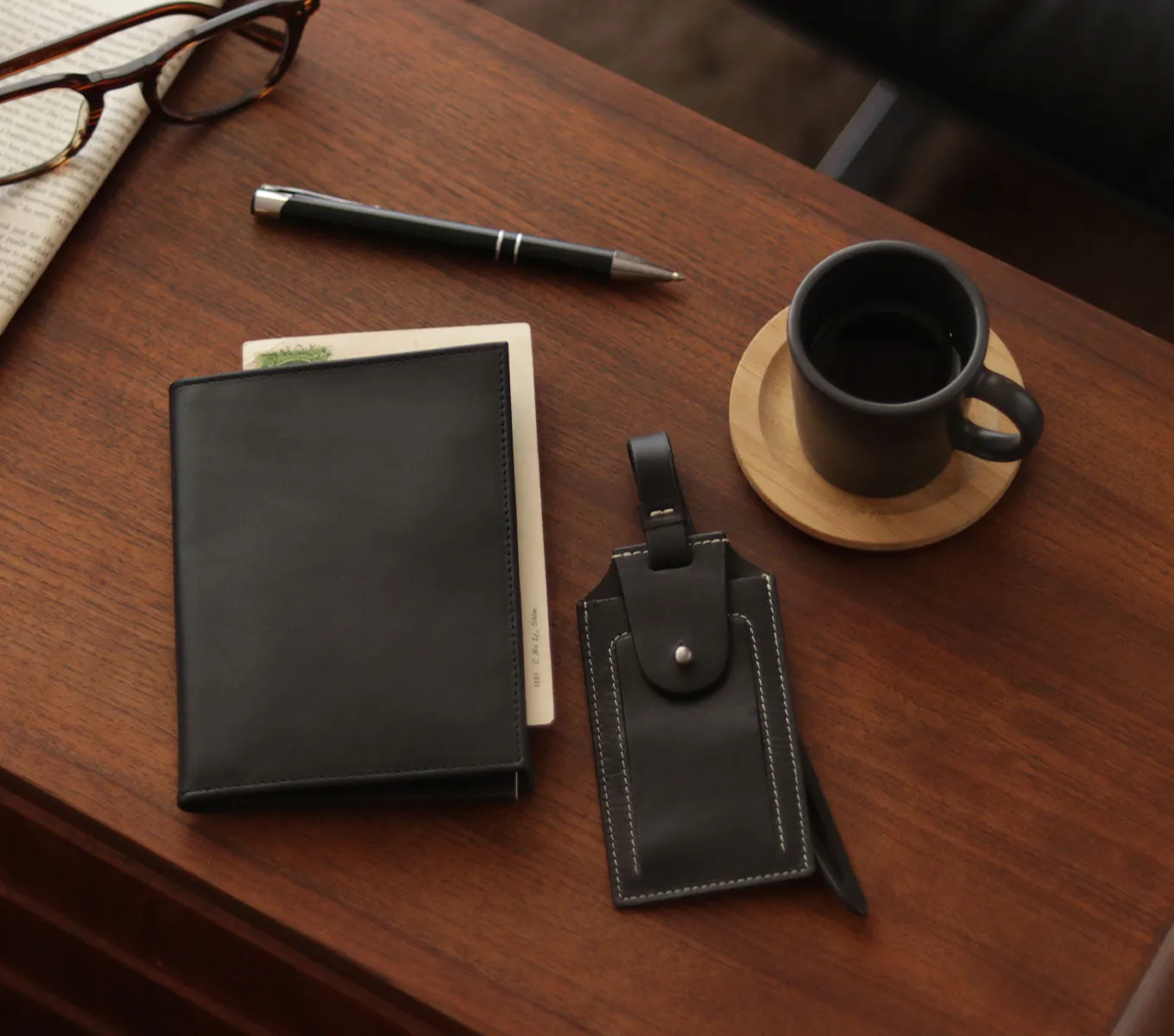 TRAVEL ESSENTIALS GIFT SET