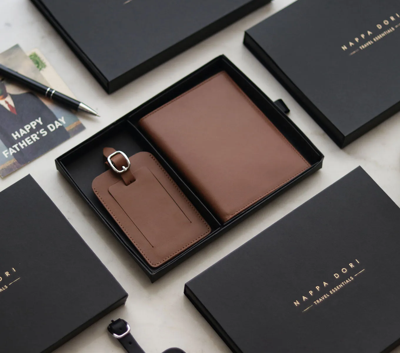 TRAVEL ESSENTIALS GIFT SET